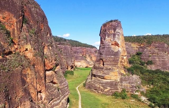 Roteiro Serra da Capivara, Cânions do Viana, Serra das Confusões e Poço Jorrante Violeto