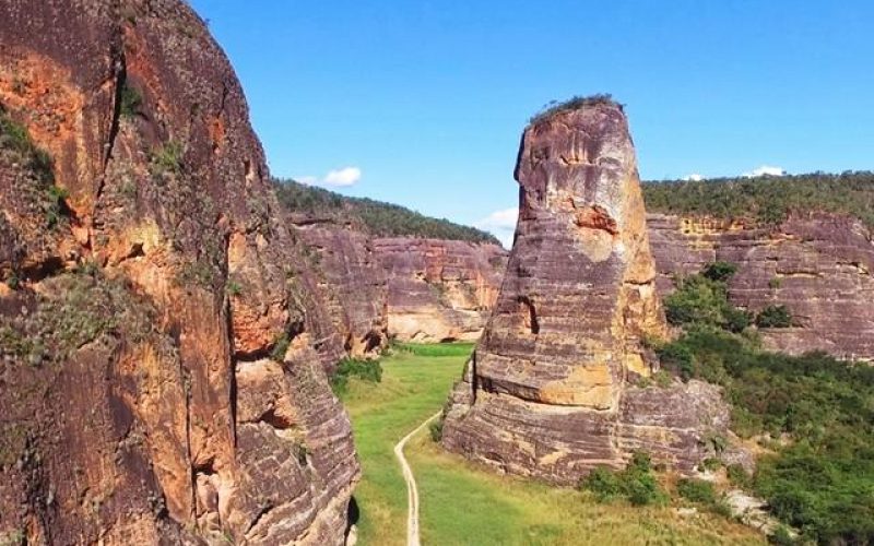 Roteiro Serra da Capivara, Cânions do Viana, Serra das Confusões e Poço Jorrante Violeto